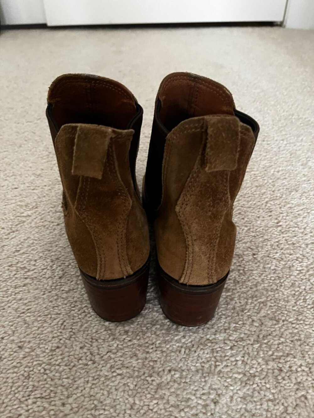 NWOB Frye Sabrina Chelsea Brown Suede Boots Sz 7.5 - Picture 4 of 11